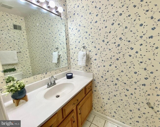 Building Photo - 6817 Signature Cir