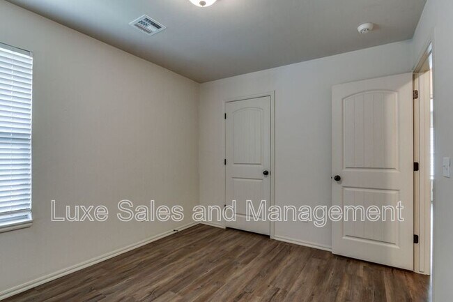 Building Photo - 437 Chalk Hill Ct