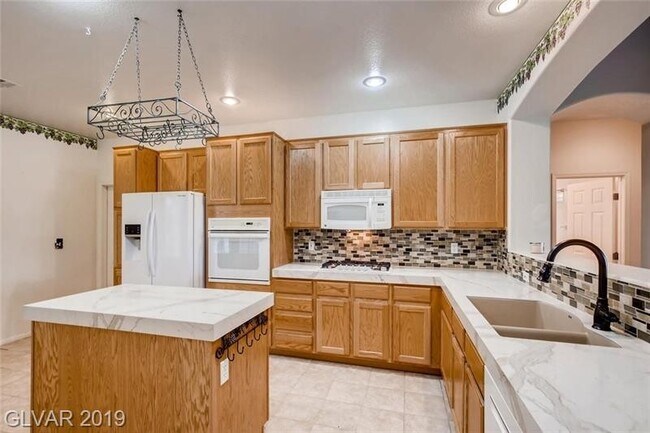 Building Photo - *WONDERFUL SINGLE STORY HOME IN GREEN VALLEY RANCH GATED COMMUNITY!!**