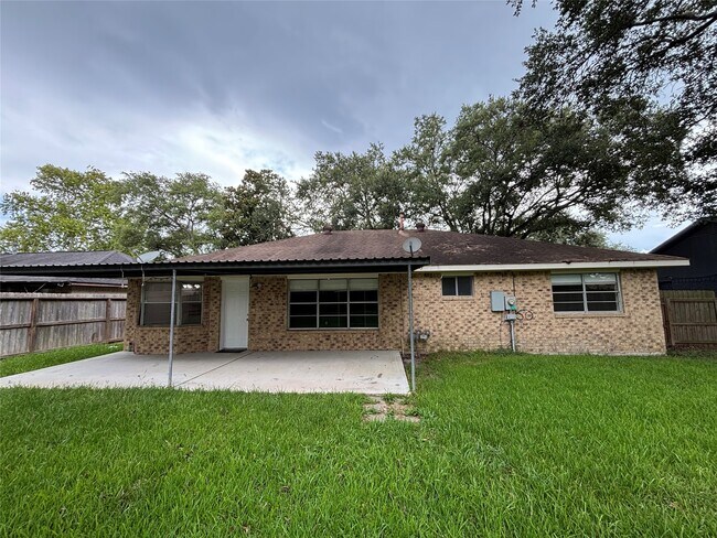 Building Photo - 5008 Rockland Dr