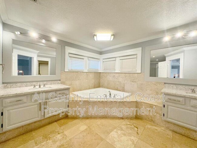 Building Photo - 847 Kell Aire Dr