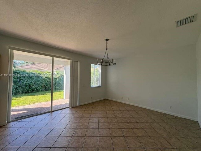 Building Photo - 1064 Golden Cane Dr