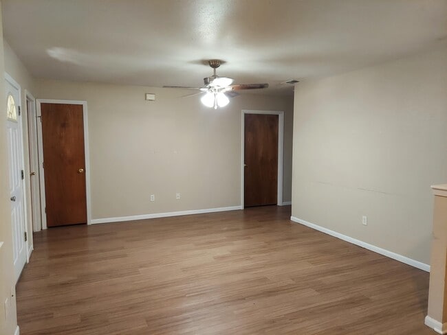 Building Photo - 304 Ave Q