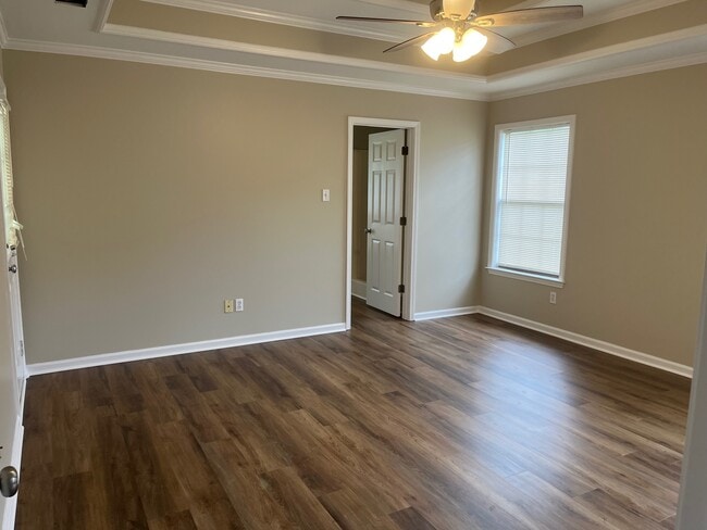 Building Photo - 27 Emerald Cir