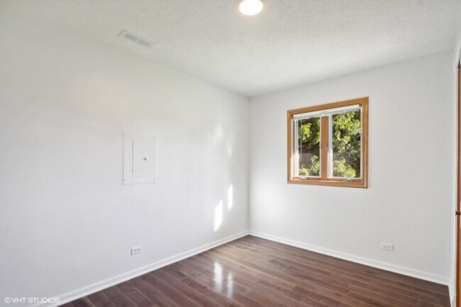 Building Photo - 2897 87th St