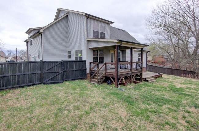 Building Photo - Executive Home on Cul de sac off exit 8.  Hurry.