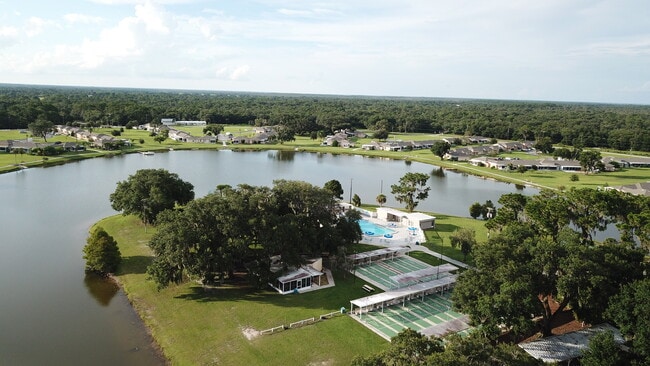 Building Photo - 4741 Club Cir