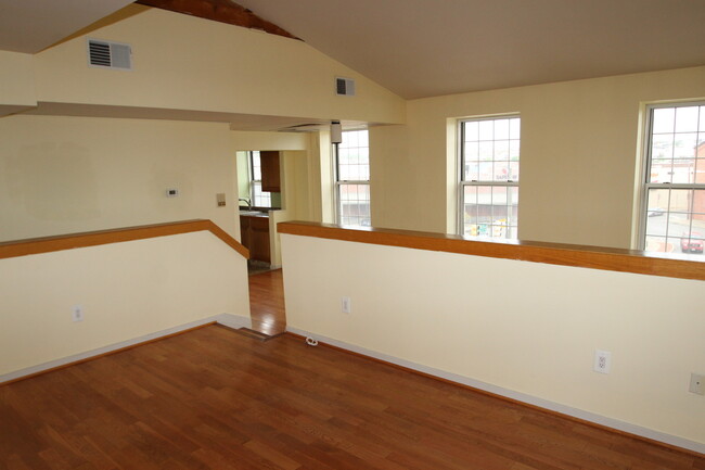 Building Photo - Amazing Canton Studio Condo CAC, W/D & par...