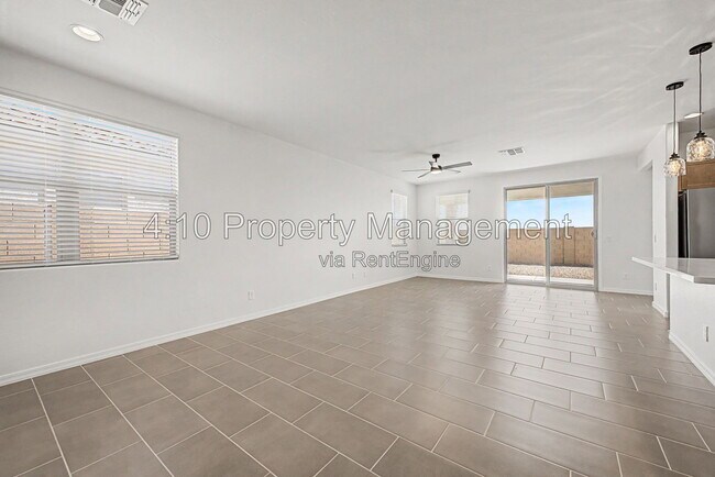 Building Photo - 4433 E Rock Daisy Ln
