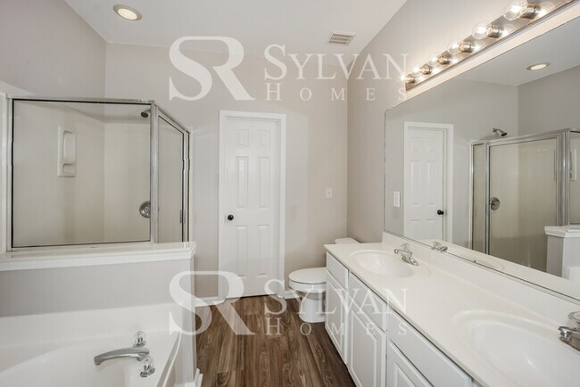 Building Photo - At Last, This Is What You Have Been Searching For!