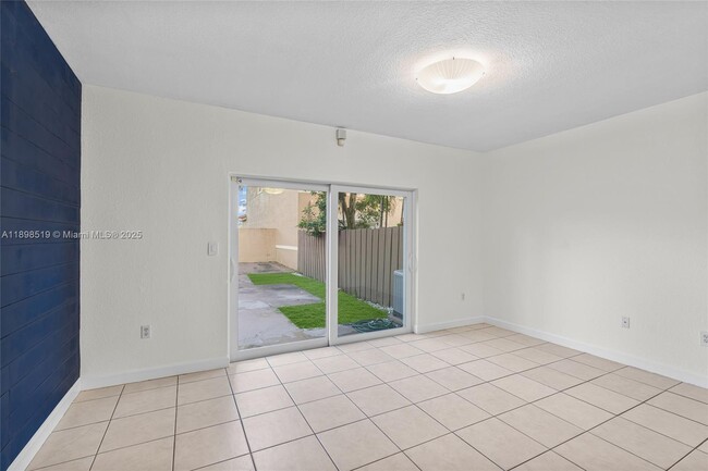 Building Photo - 21455 SW 86th Pl