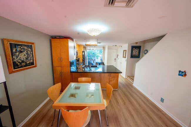 Building Photo - 2643 NE 15th St