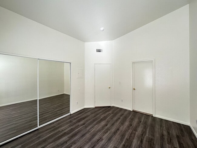 Building Photo - Angel Point Condo Ii Amd