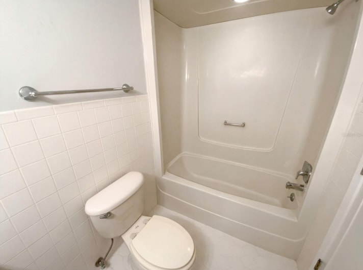 Building Photo - 4474 Lake Blvd