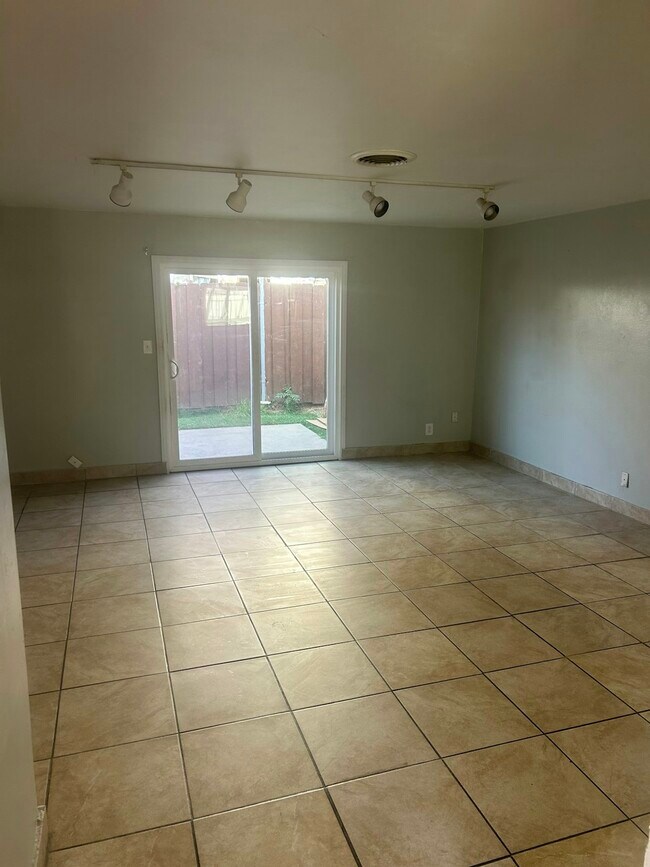 Building Photo - 458 Grand Ave