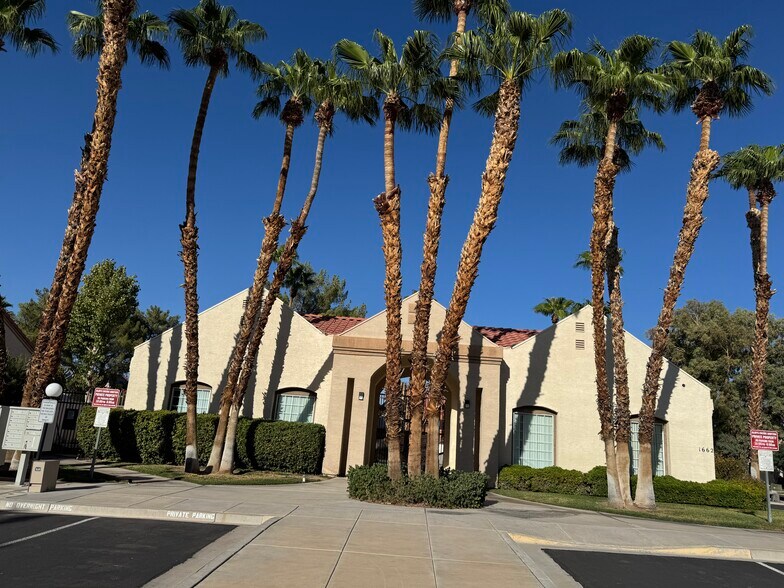 Building Photo - 1661 Cloister Ave