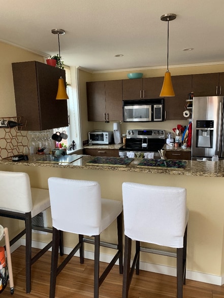 Kitchen - 626 4th Ave W