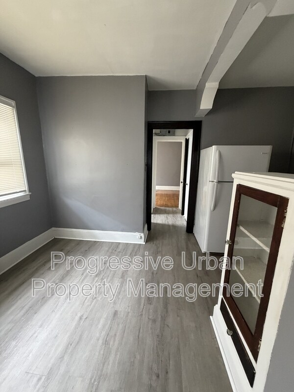 Building Photo - 1442 W 101st St