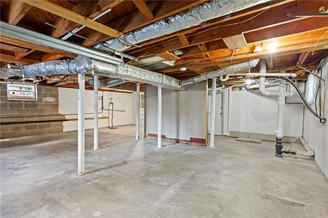 Building Photo - 798 Bank St SE