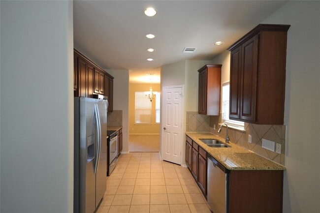 Building Photo - 409 Riverine Way
