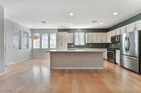 Building Photo - 2267 Alanhurst Dr