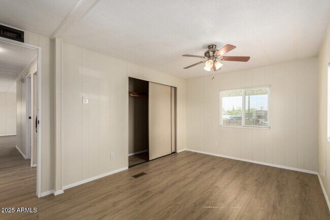 Building Photo - 9710 E Baywood Ave