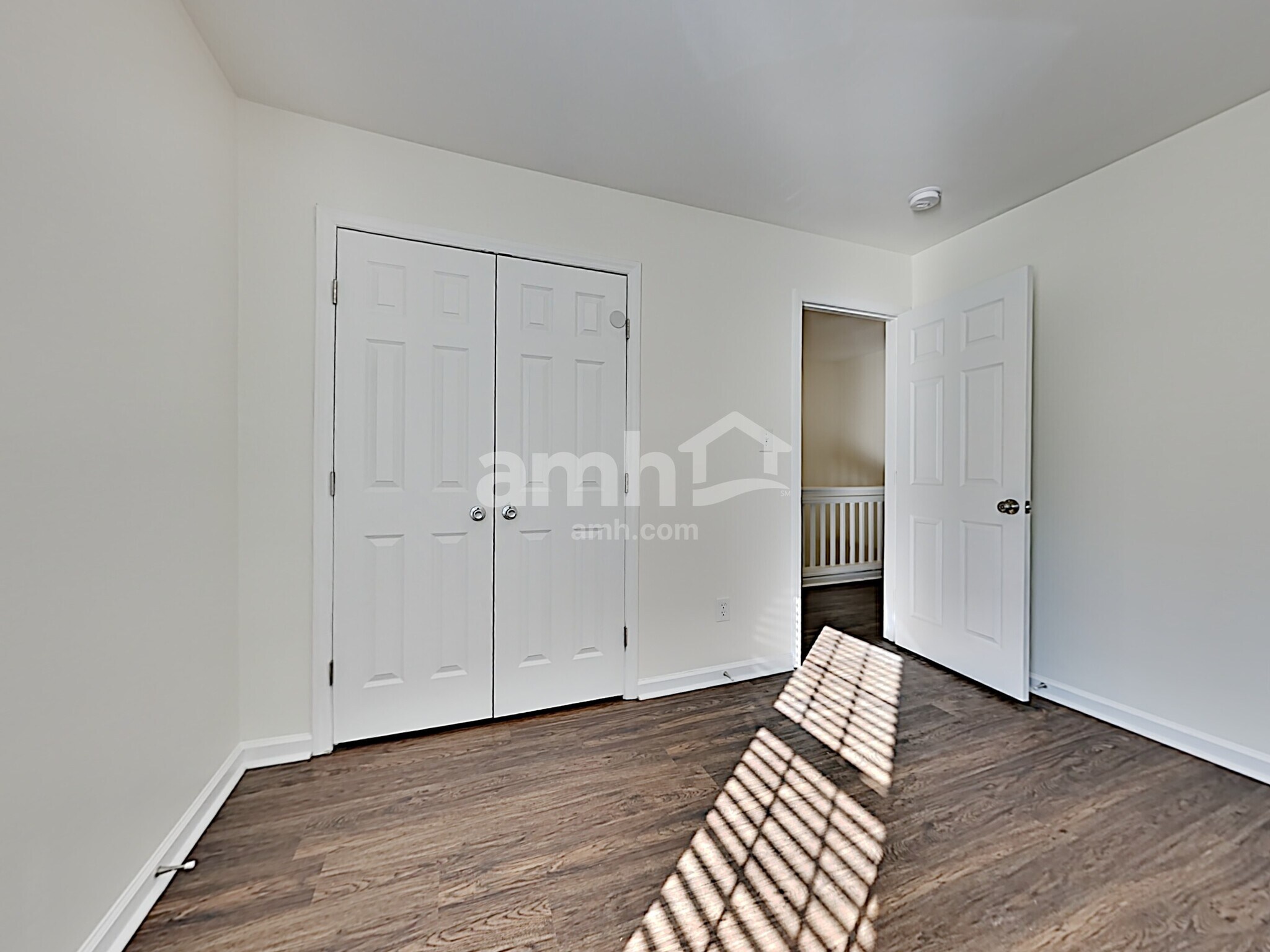 Building Photo - 8008 Willowglen Dr