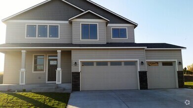Building Photo - Four Bedroom Three Bath in Southridge!