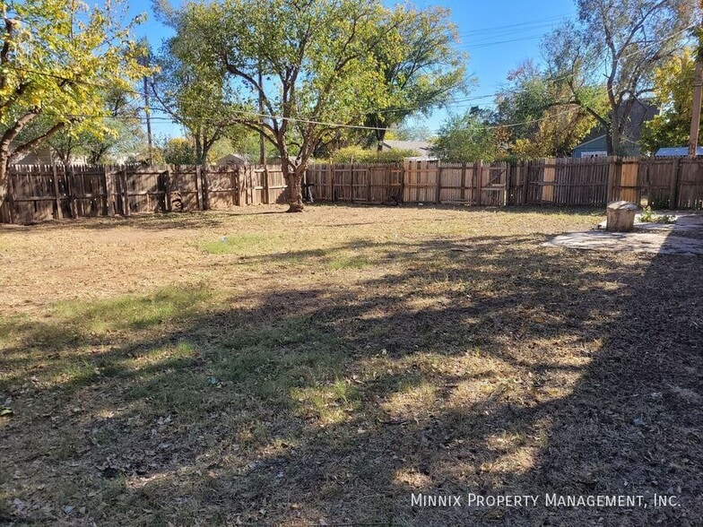 Building Photo - 2711 35th St