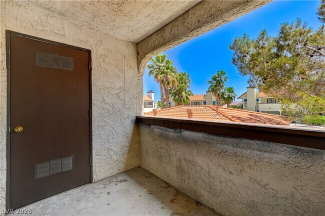 Building Photo - 6149 W Oakey Blvd