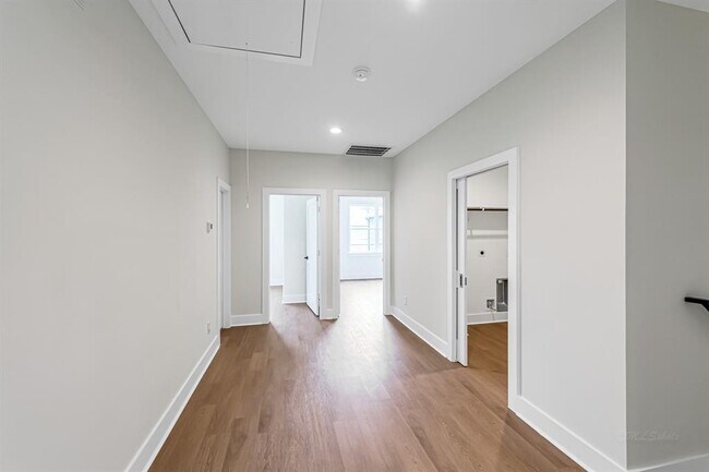 Building Photo - 4224 Buck St