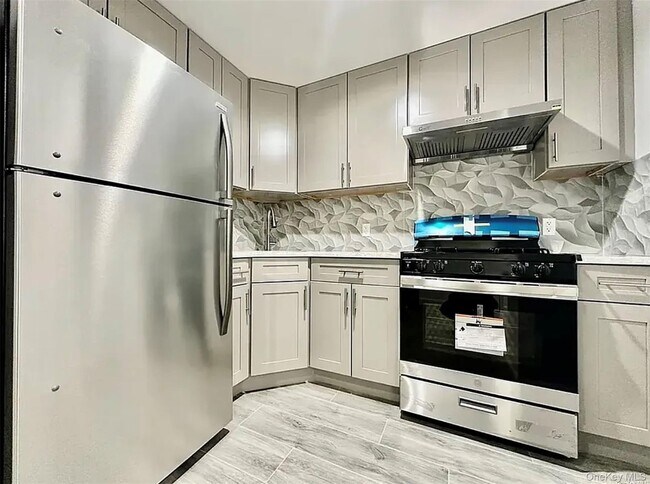 Building Photo - 73-02 Woodside Ave