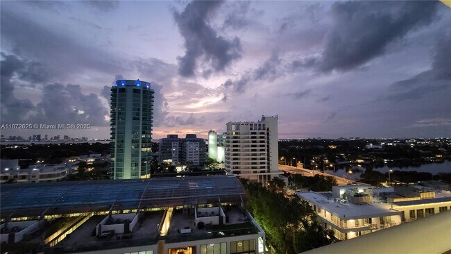 Building Photo - 6039 Collins Ave