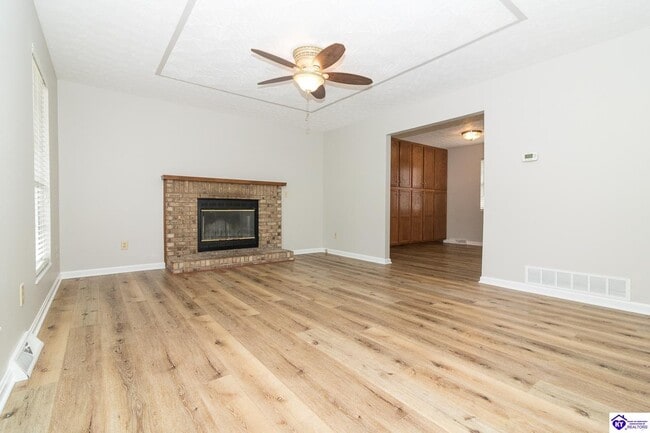 Building Photo - 214 Eagle Way