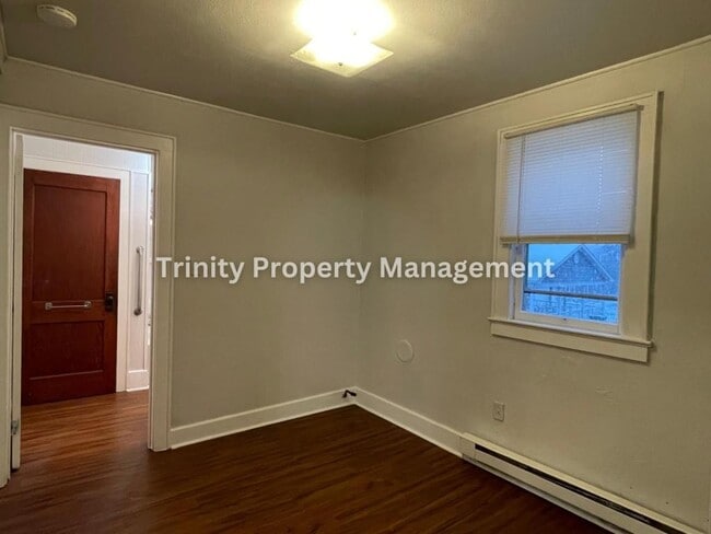 Building Photo - 620.5 Locust Ave