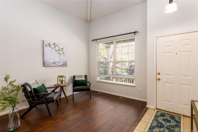 Building Photo - AMAZING 4 Bed 4 Bath Single Family Home in...