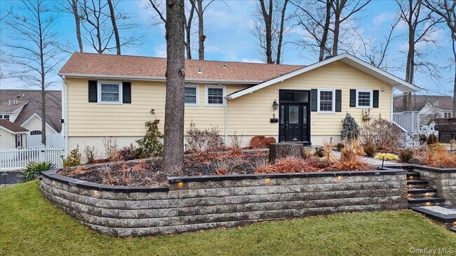 Building Photo - 5 Indian Dr