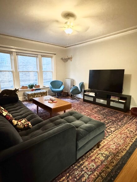 Building Photo - 1955 W Sunnyside Ave