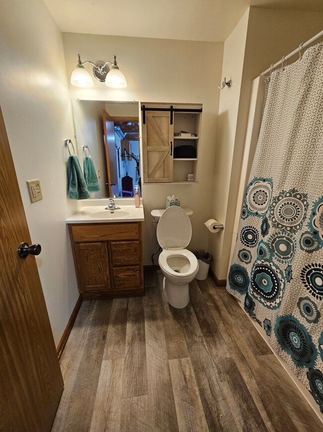 Building Photo - 216 Union St NE