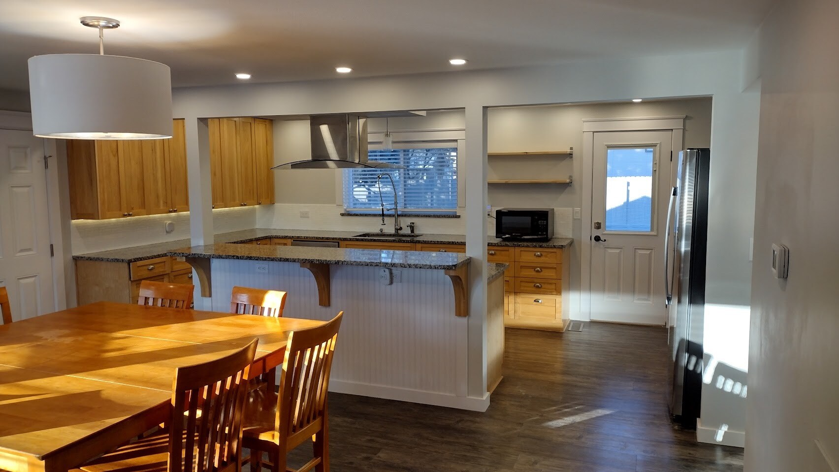 Building Photo - 3905 Almira Dr