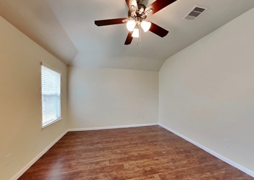 Building Photo - 816 N Piedras St