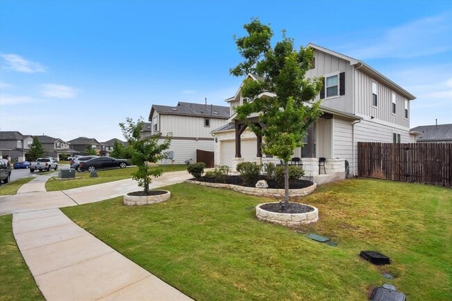 Building Photo - 210 Zuma Dr