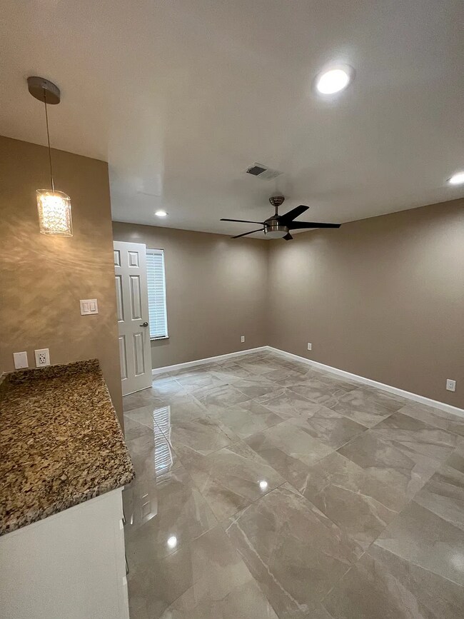 Building Photo - 7214 Corsicana St