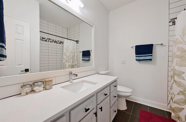 Building Photo - 3203 Carol Ann Dr