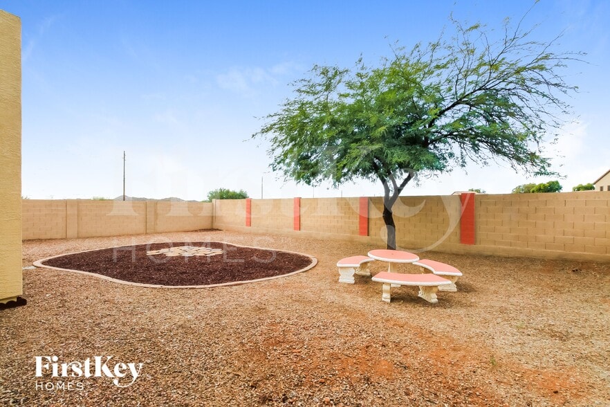 Building Photo - 27978 N Muscovite Dr