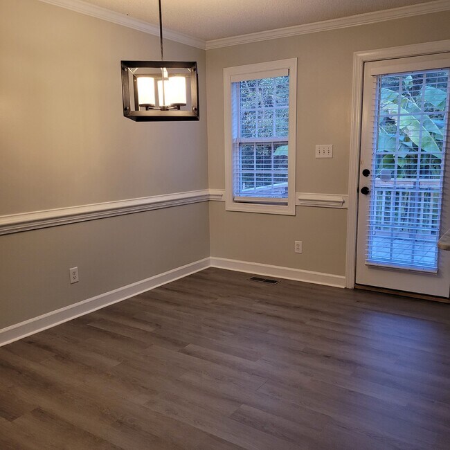 Building Photo - 15012 State Hwy 96