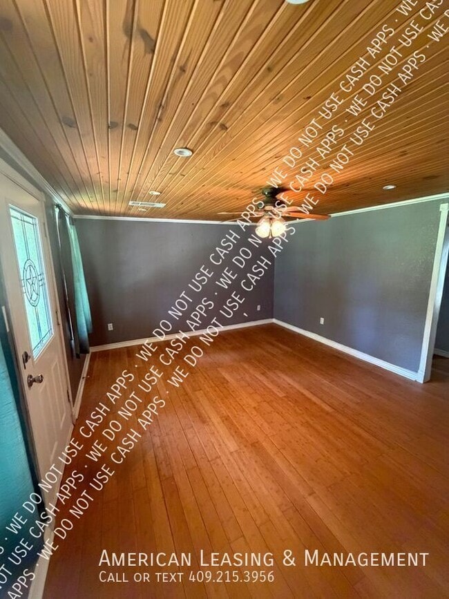 Building Photo - 10271 TX-103