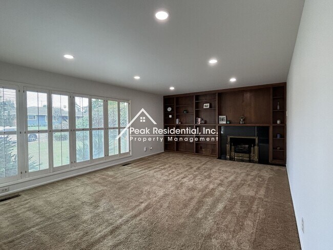 Building Photo - Charming 3 bedroom 2 bathroom House!