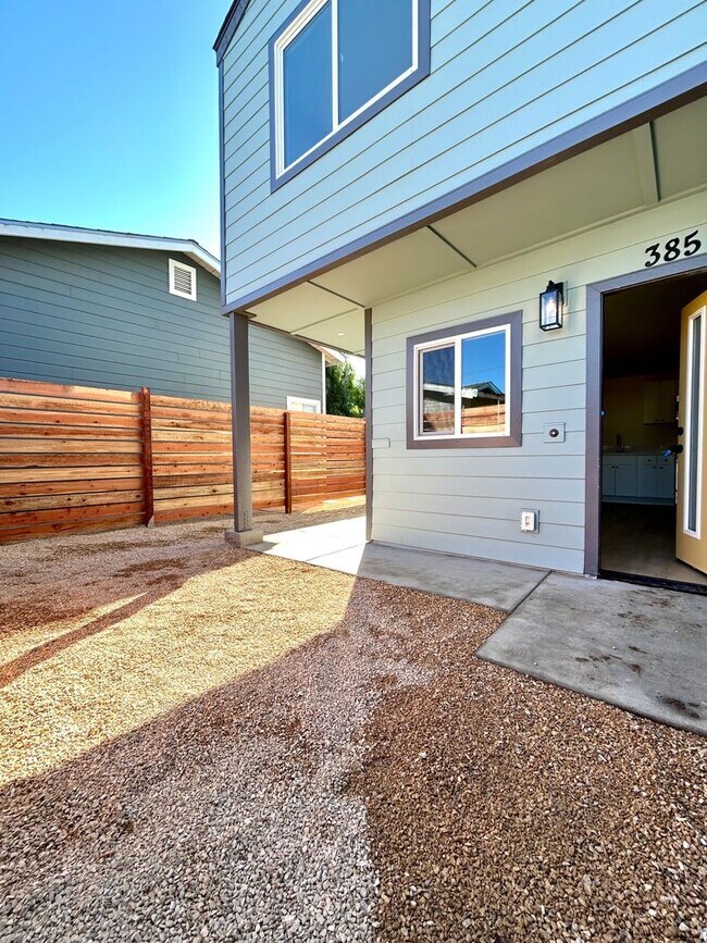 Building Photo - 1-Bed/1-Bath Near Downtown San Luis Obispo and Cal Poly