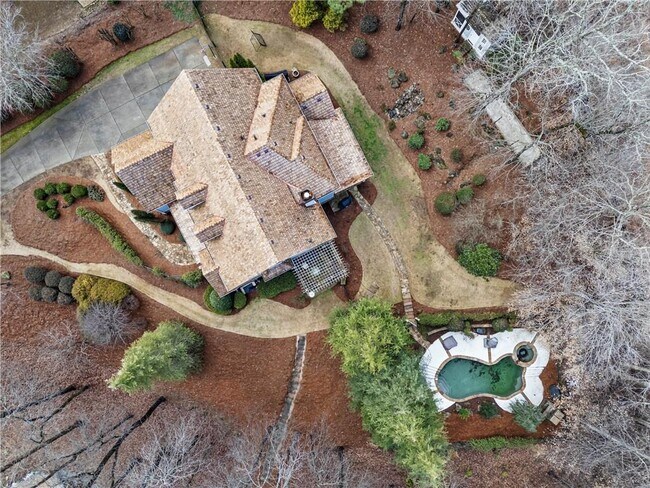 Building Photo - 215 6 Hills Ln